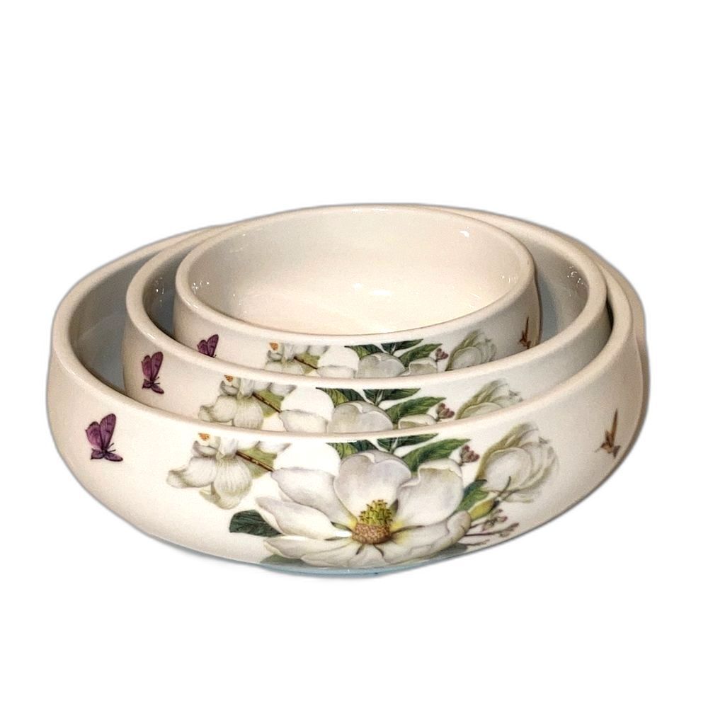 CHENGS White Jade Porcelain White Dahlia Nesting Bowls 6 in 5 in 3.5 in Set of 3